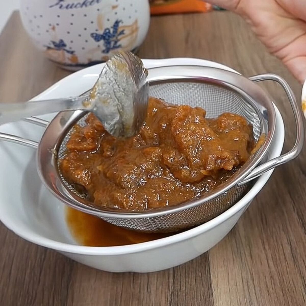 Sơ chế me làm me hạt dẻo ngào đường